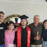 Deniz Köse_ Üniversiteli Otizmli